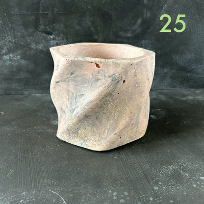 Handmade Pot - Medium Swirl